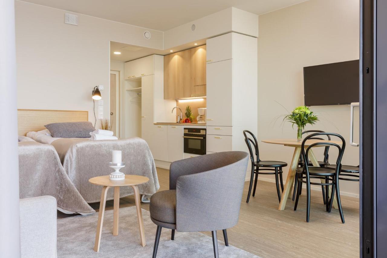 Marina Chalets Studios By Hiekka Booking - Sisaeltaeae Liinavaatteet Ja Loppusiivouksen Kalajoki Ruang foto