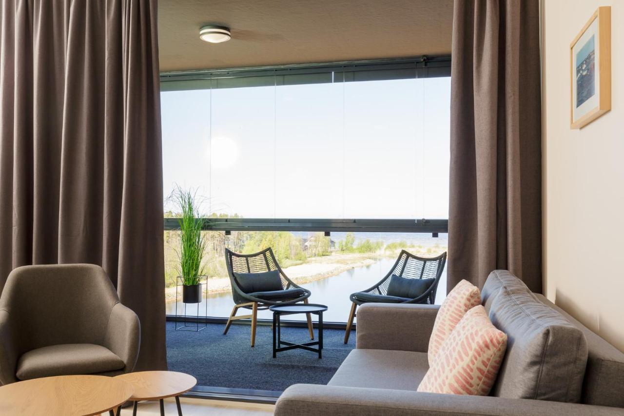Marina Chalets Studios By Hiekka Booking - Sisaeltaeae Liinavaatteet Ja Loppusiivouksen Kalajoki Ruang foto